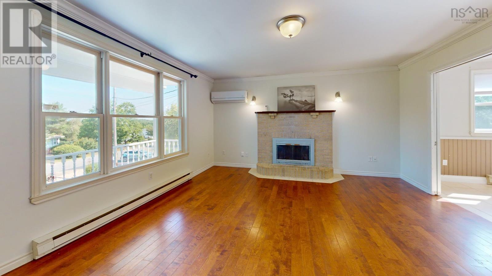 1045 Club Crescent - 24