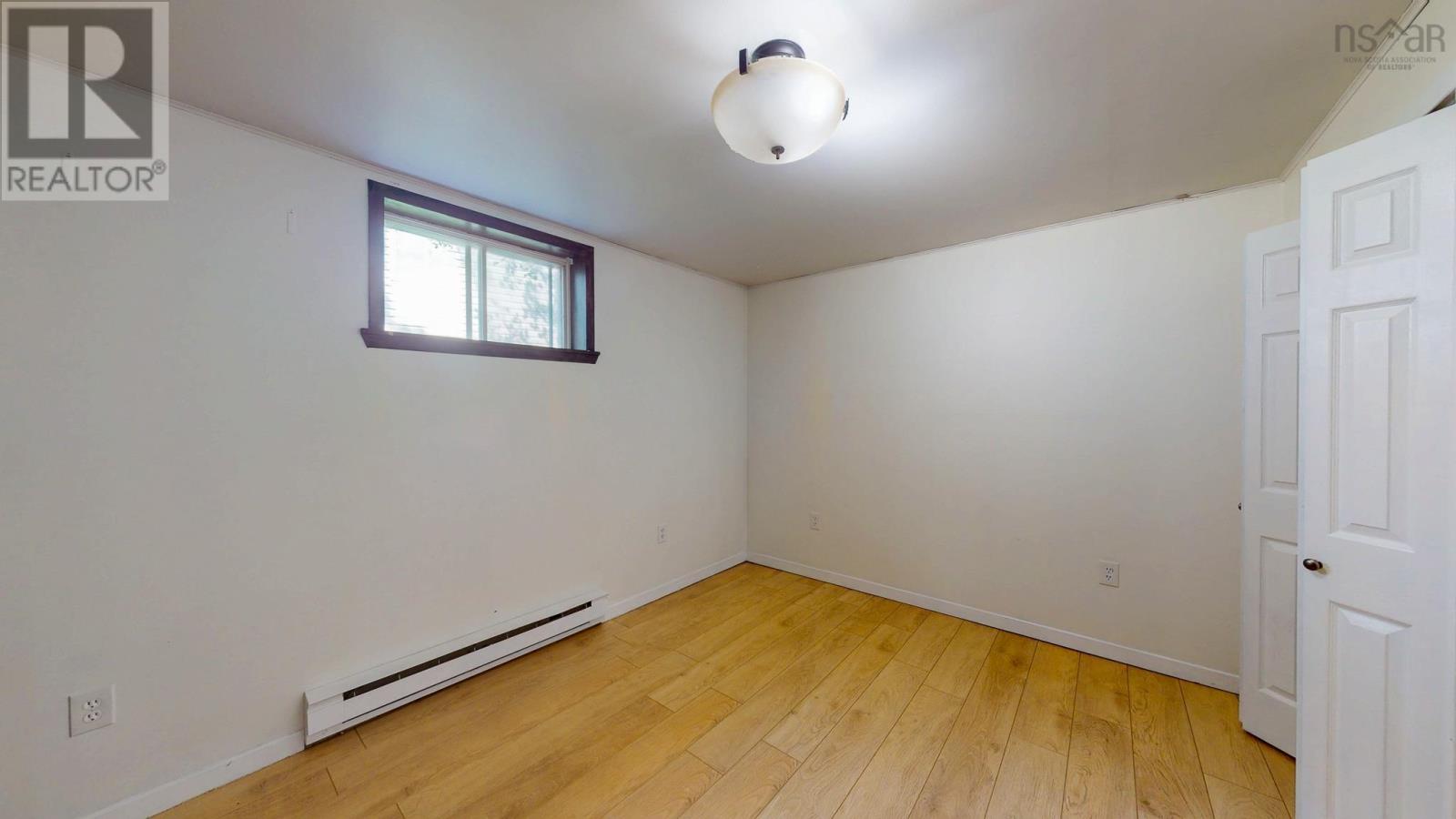 1045 Club Crescent - 42