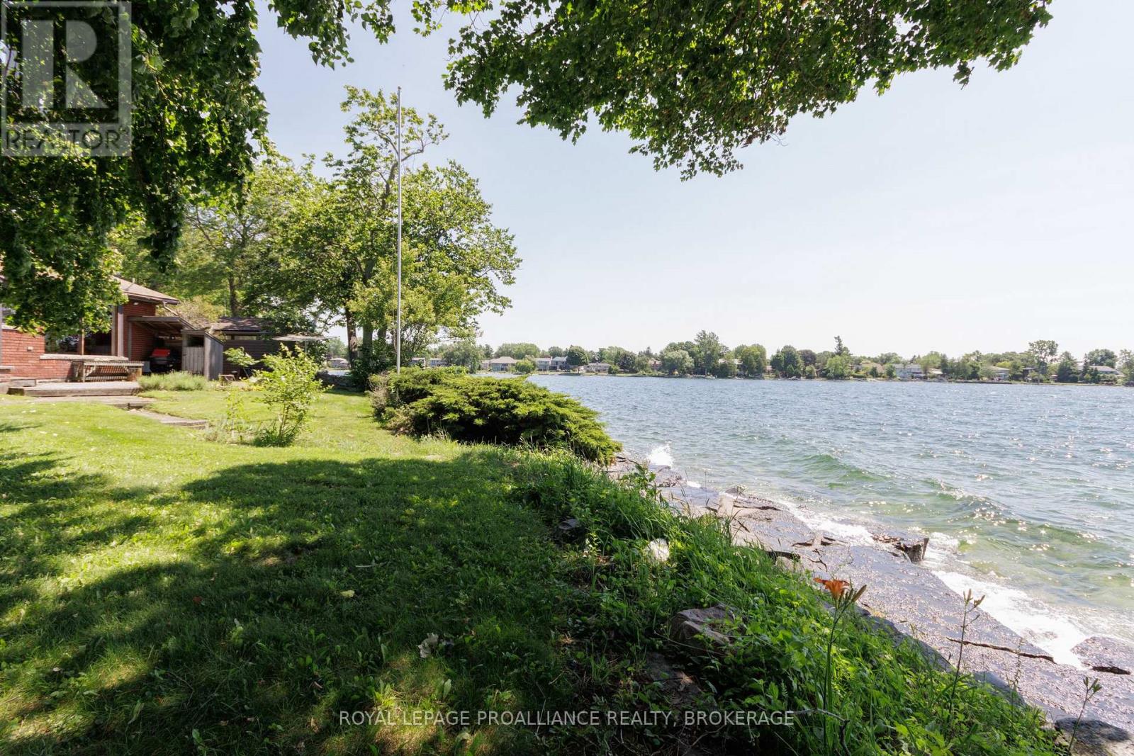 19 LAKELAND POINT DRIVE - 10