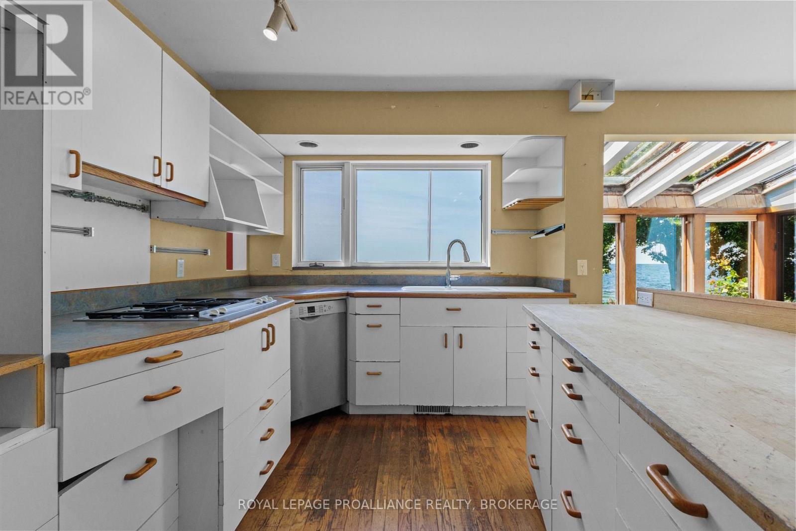 19 LAKELAND POINT DRIVE - 25