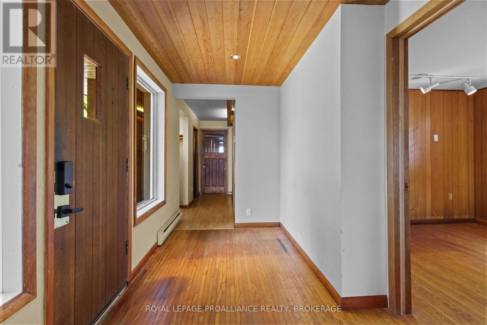 19 LAKELAND POINT DRIVE - 40