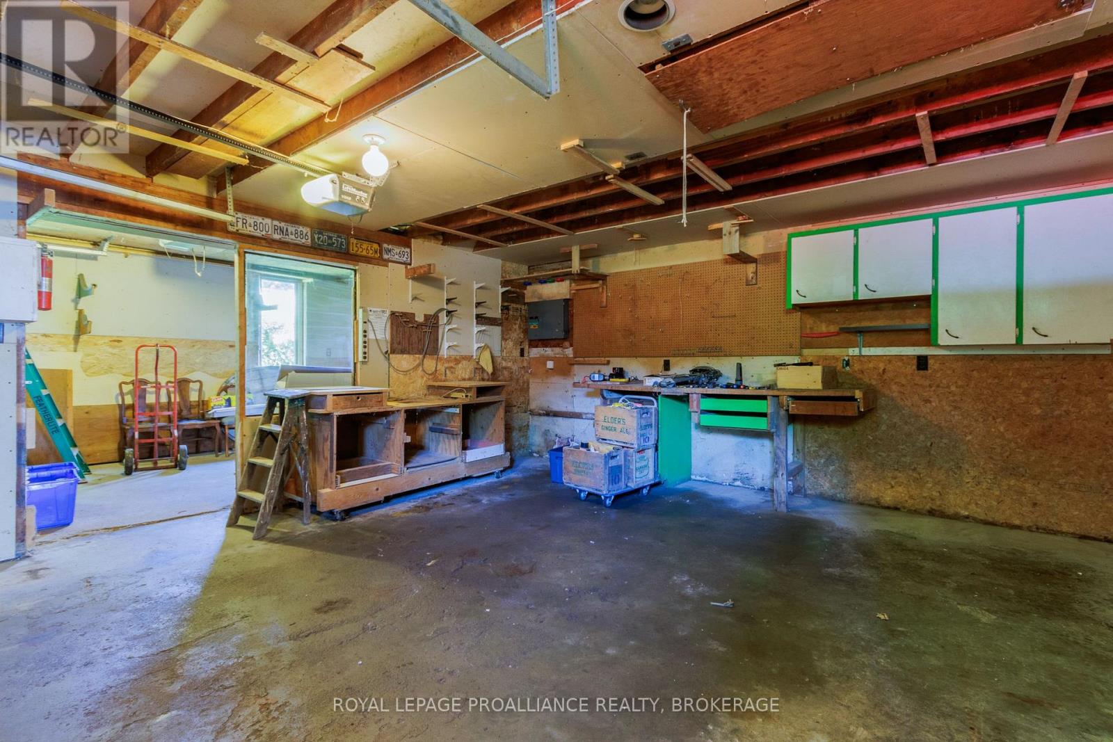 19 LAKELAND POINT DRIVE - 43