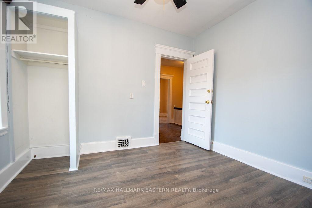 466 RUBIDGE STREET - 23