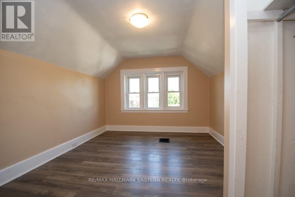 466 RUBIDGE STREET - 24
