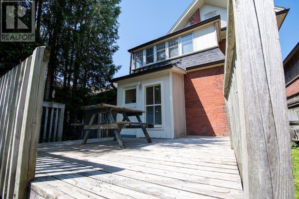 466 RUBIDGE STREET - 38