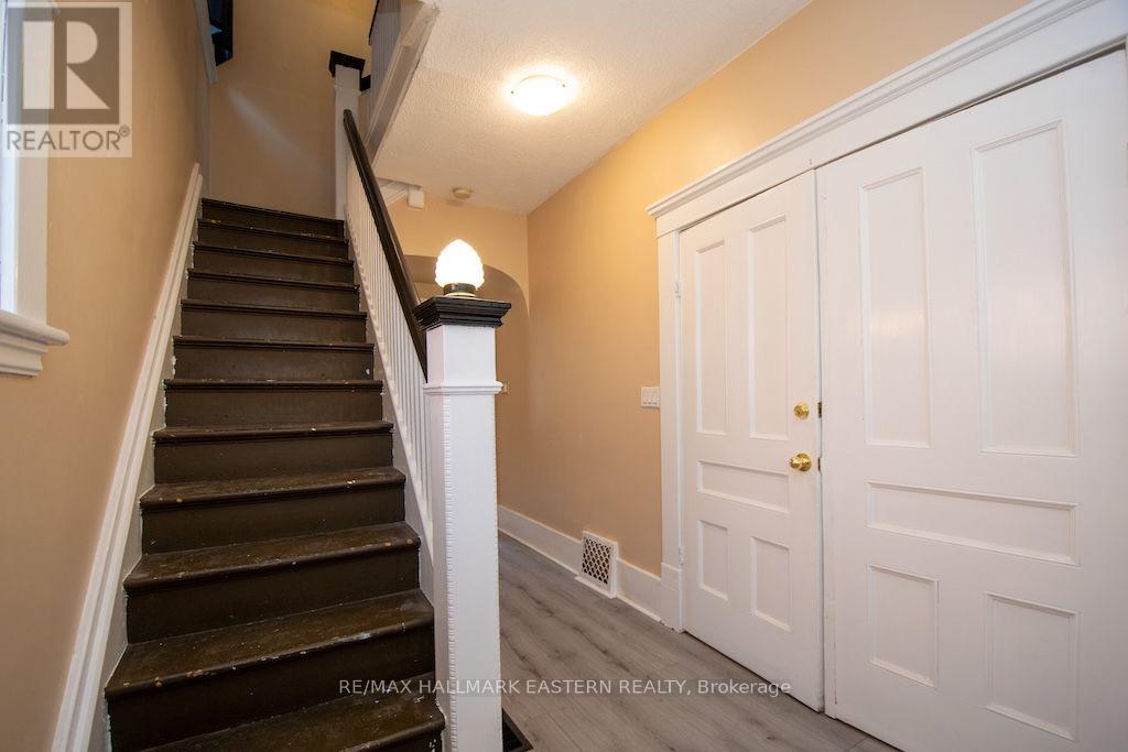 466 RUBIDGE STREET - 4