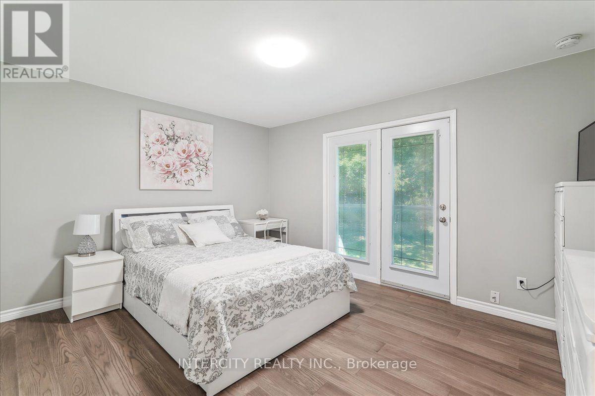 3505 COCHRANE STREET - 21