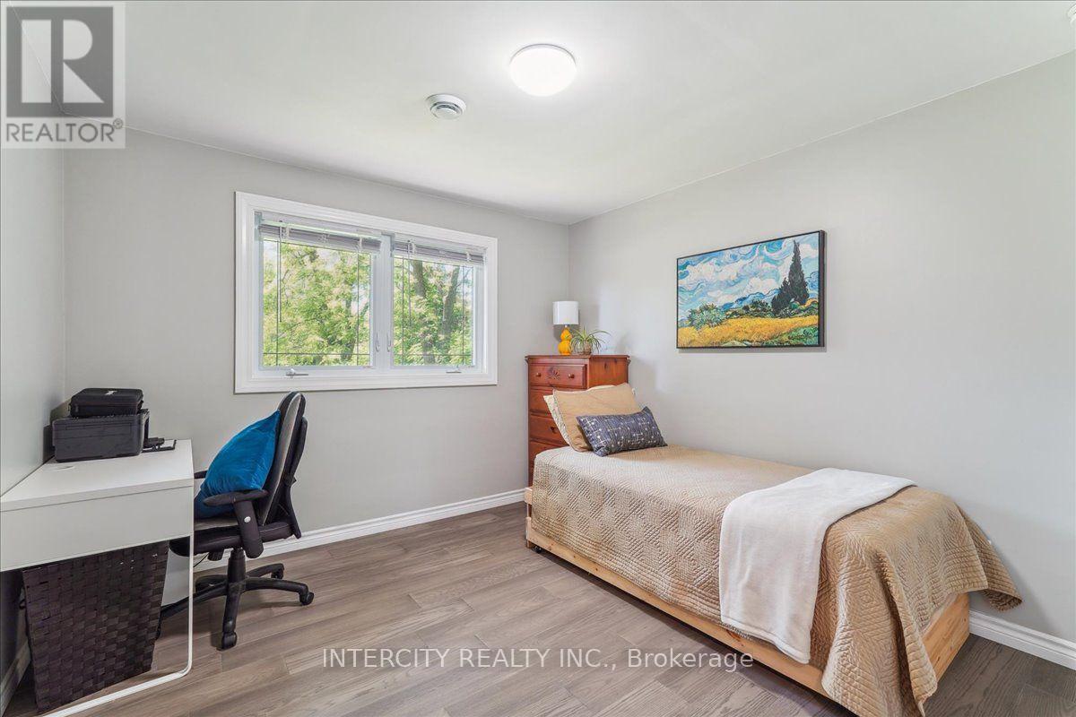 3505 COCHRANE STREET - 23