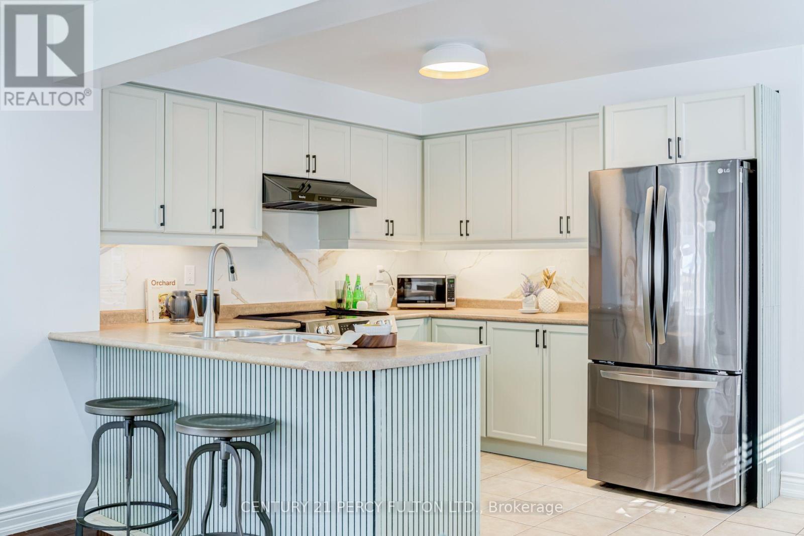 55 UNSWORTH CRESCENT - 11