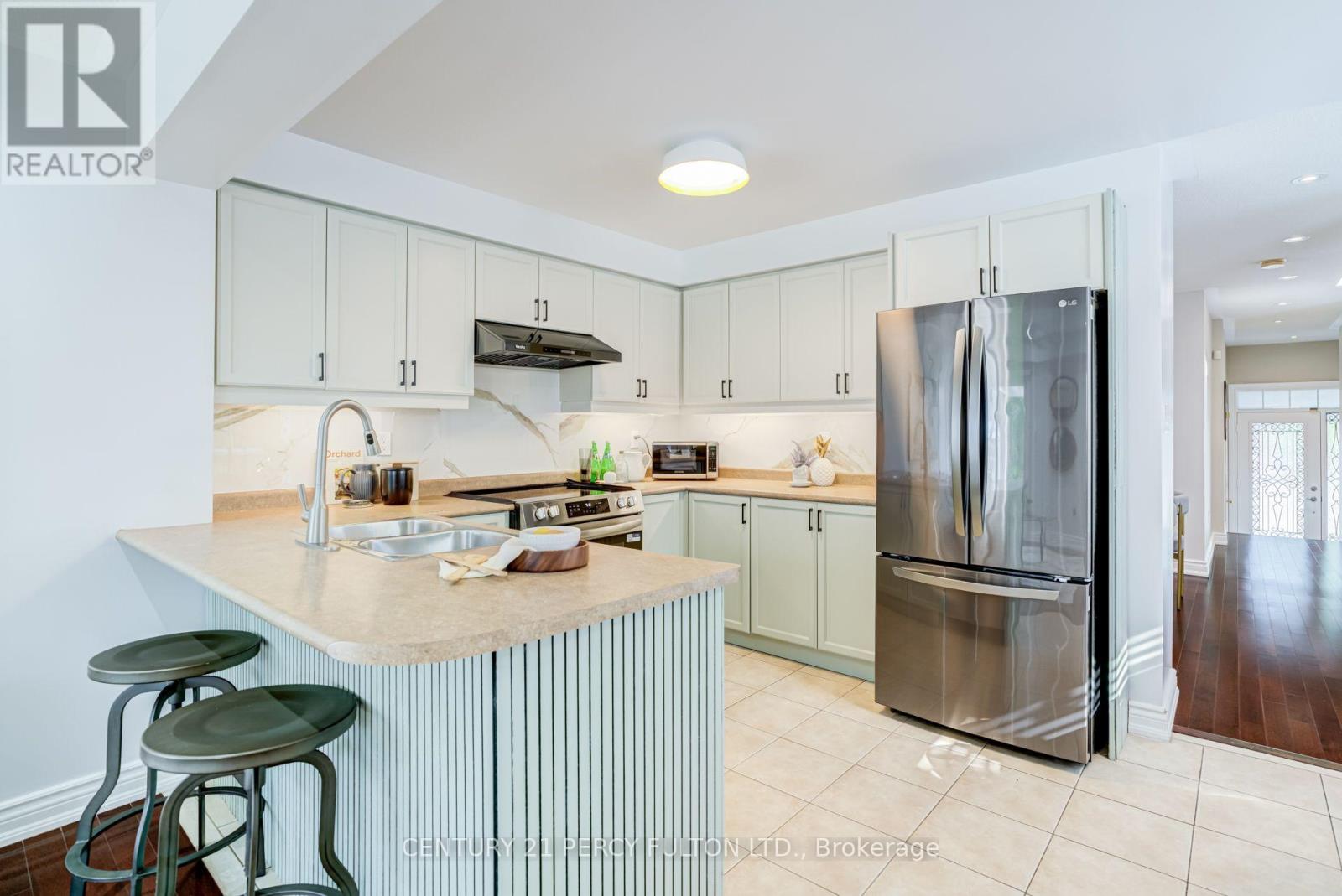 55 UNSWORTH CRESCENT - 13