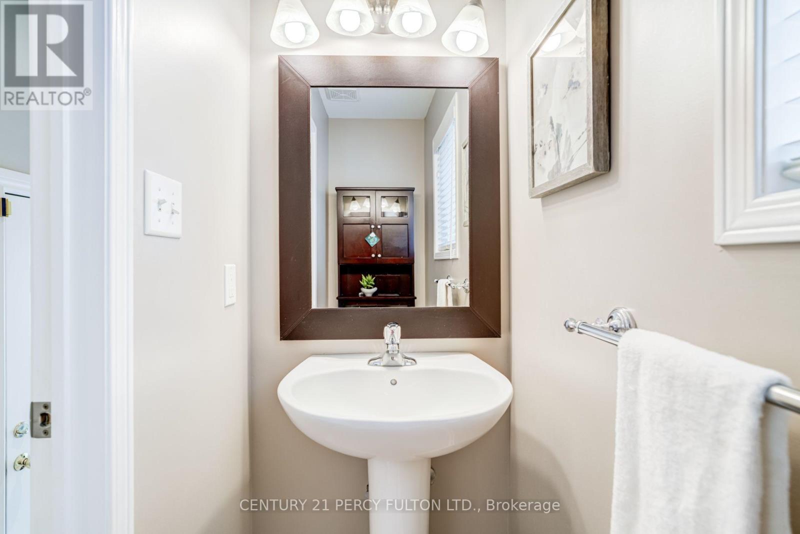 55 UNSWORTH CRESCENT - 17