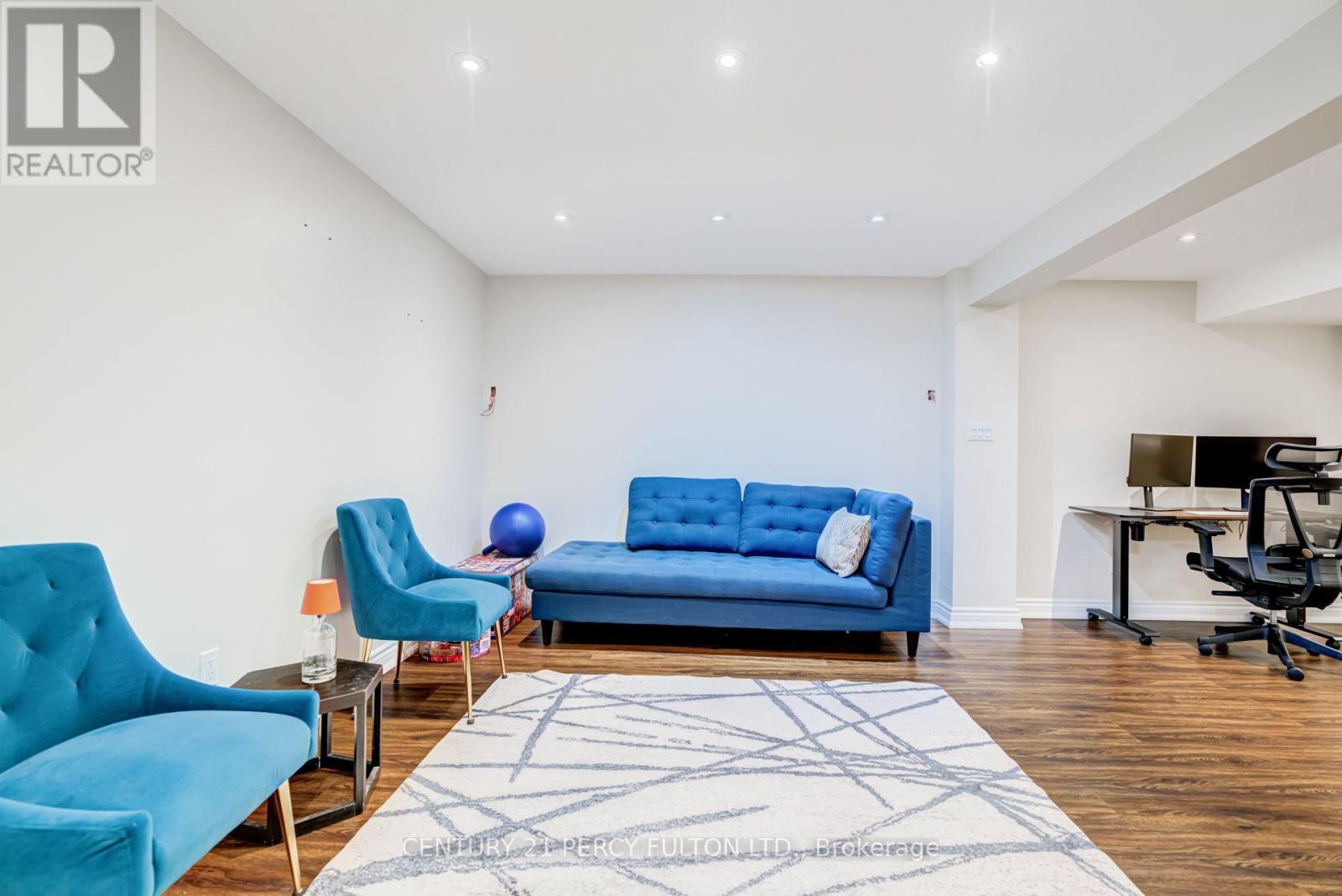 55 UNSWORTH CRESCENT - 34