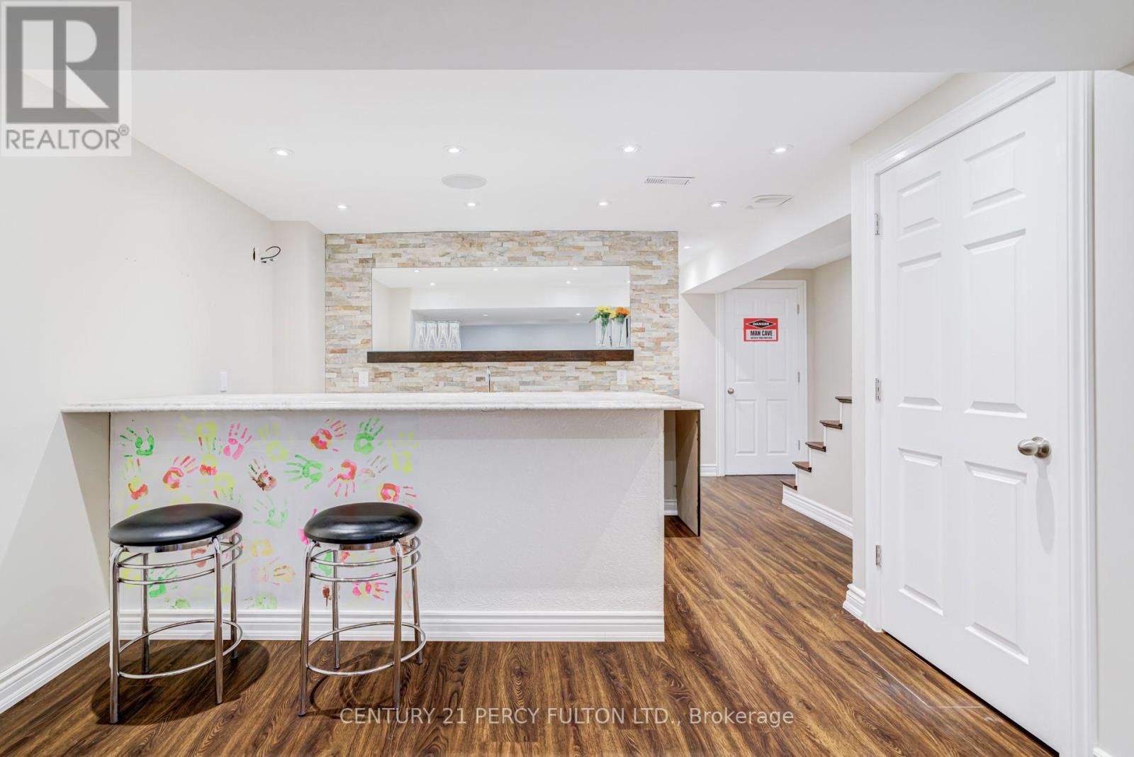 55 UNSWORTH CRESCENT - 38