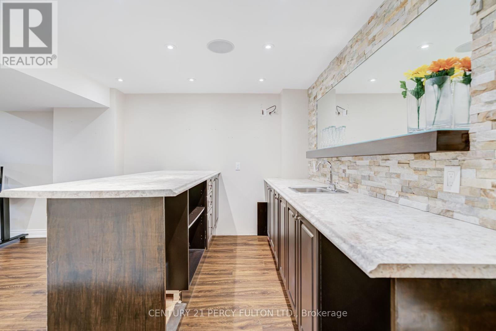 55 UNSWORTH CRESCENT - 40