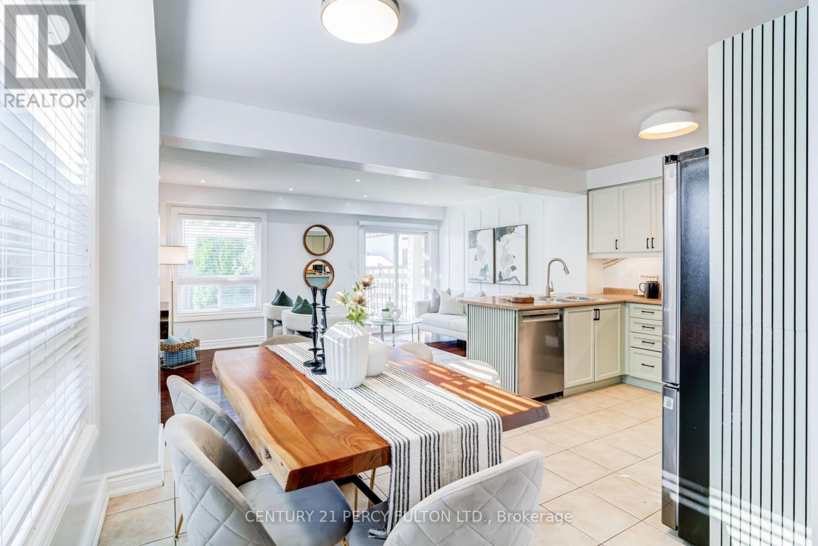 55 UNSWORTH CRESCENT - 5