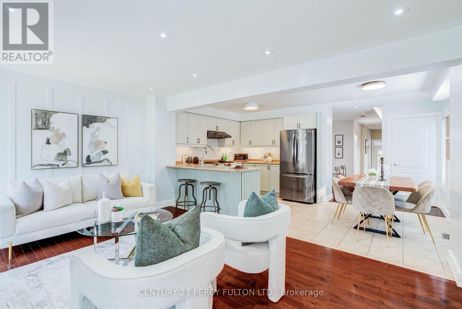 55 UNSWORTH CRESCENT - 6