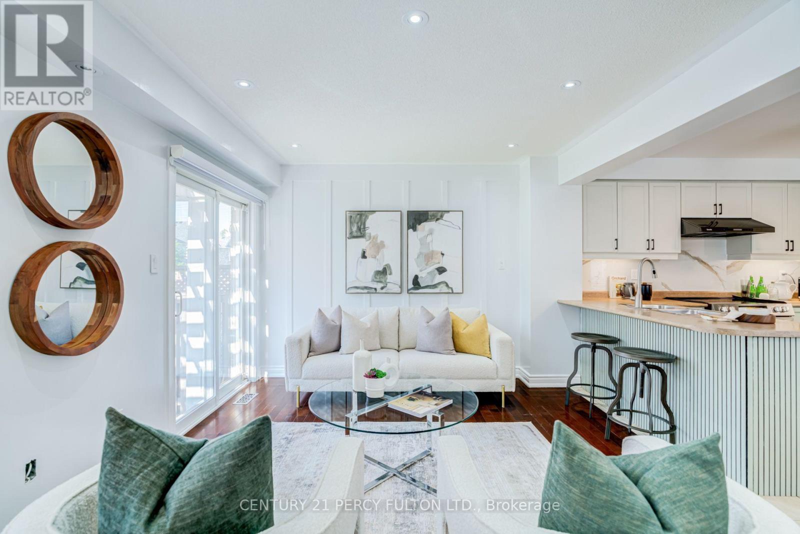 55 UNSWORTH CRESCENT - 7