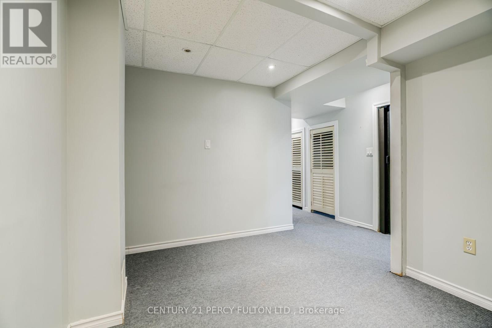 696 LAMOUR ROAD - 32