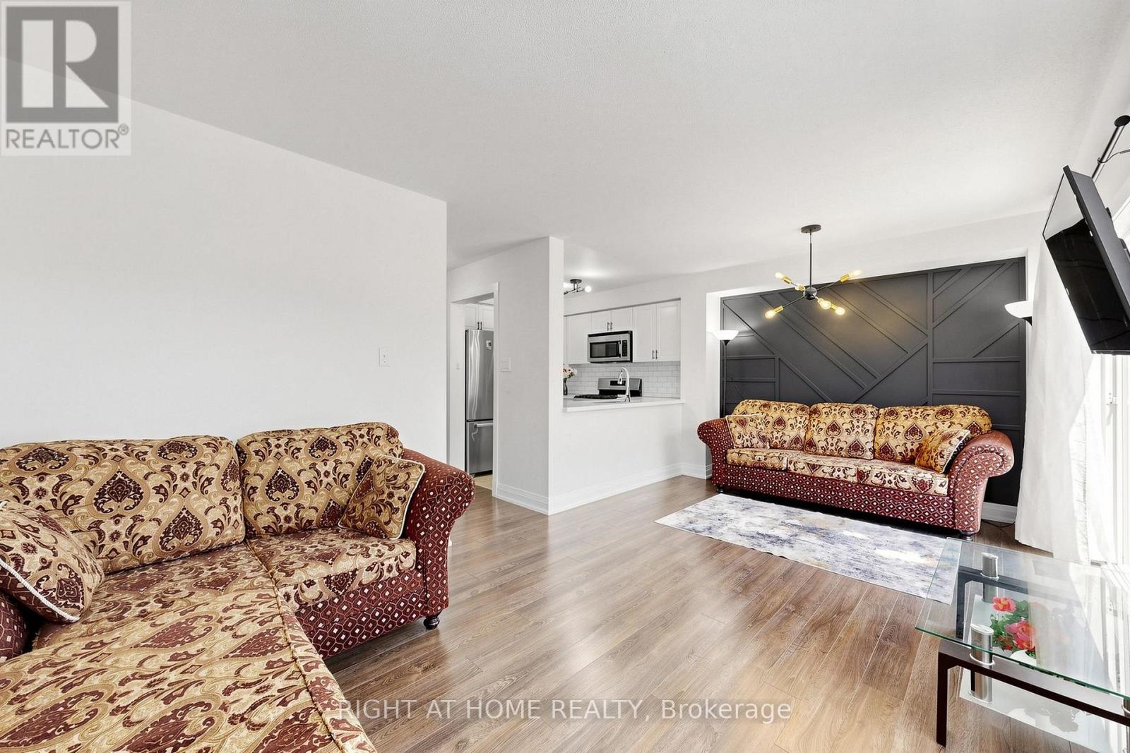 7 MACMILLAN AVENUE - 10