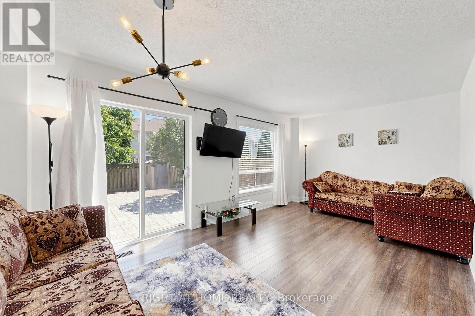 7 MACMILLAN AVENUE - 16