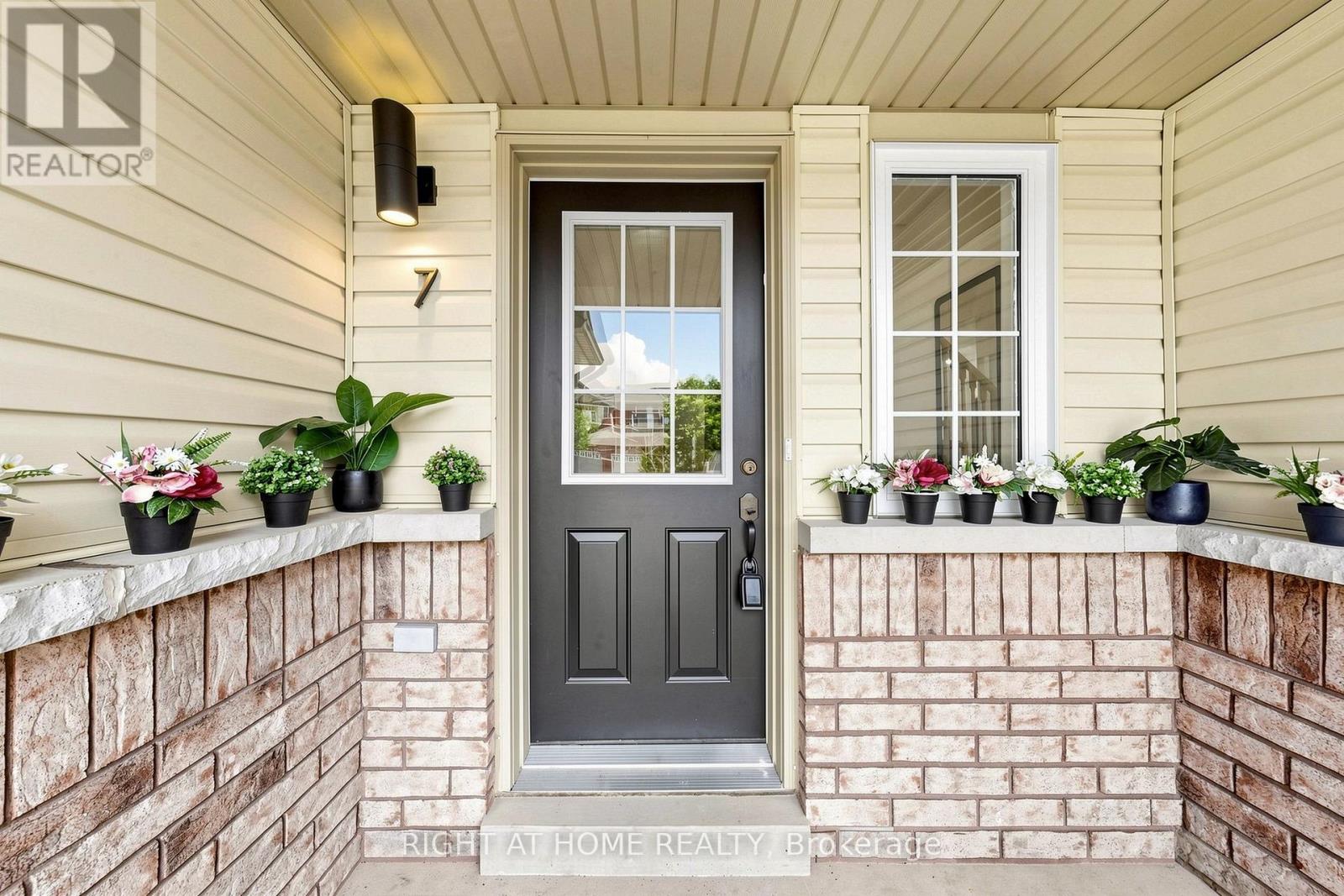 7 MACMILLAN AVENUE - 6