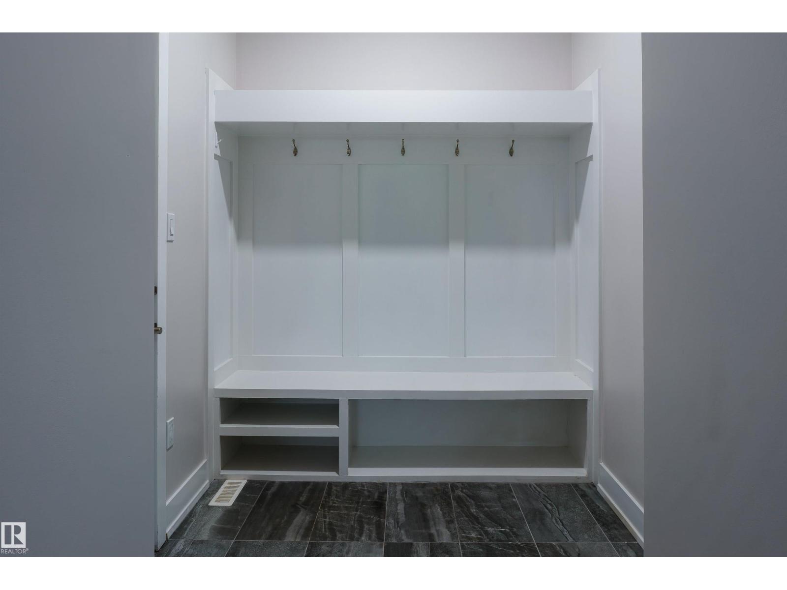 2104 160 ST SW SW - 6