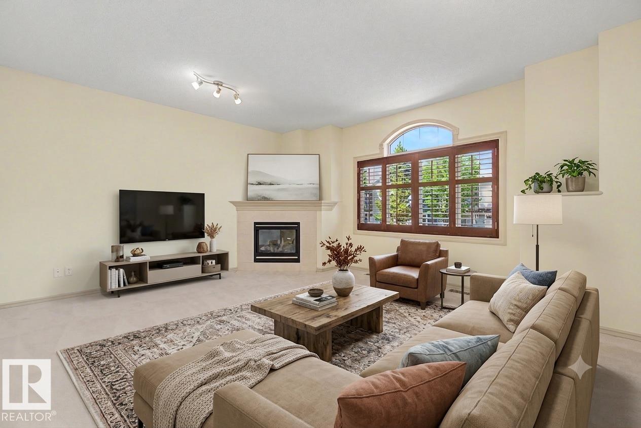 8311 11 AV SW - 5