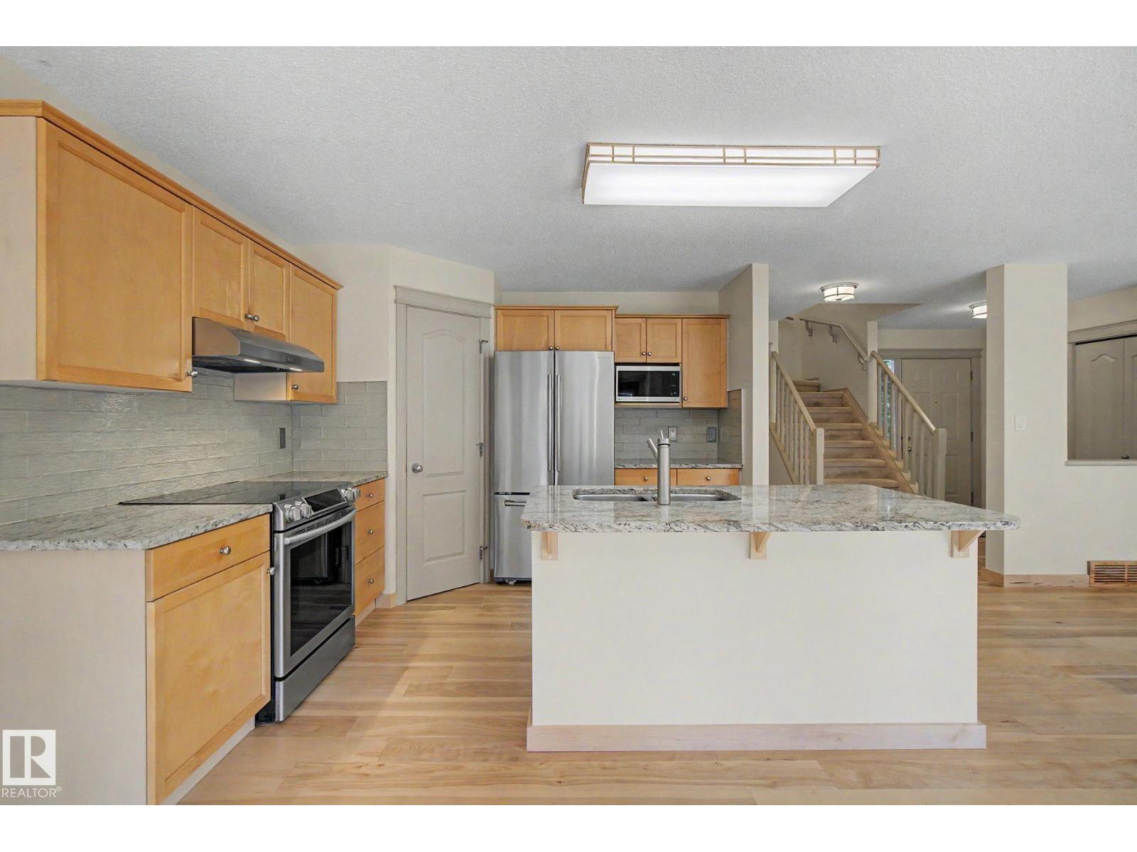 8311 11 AV SW - 17