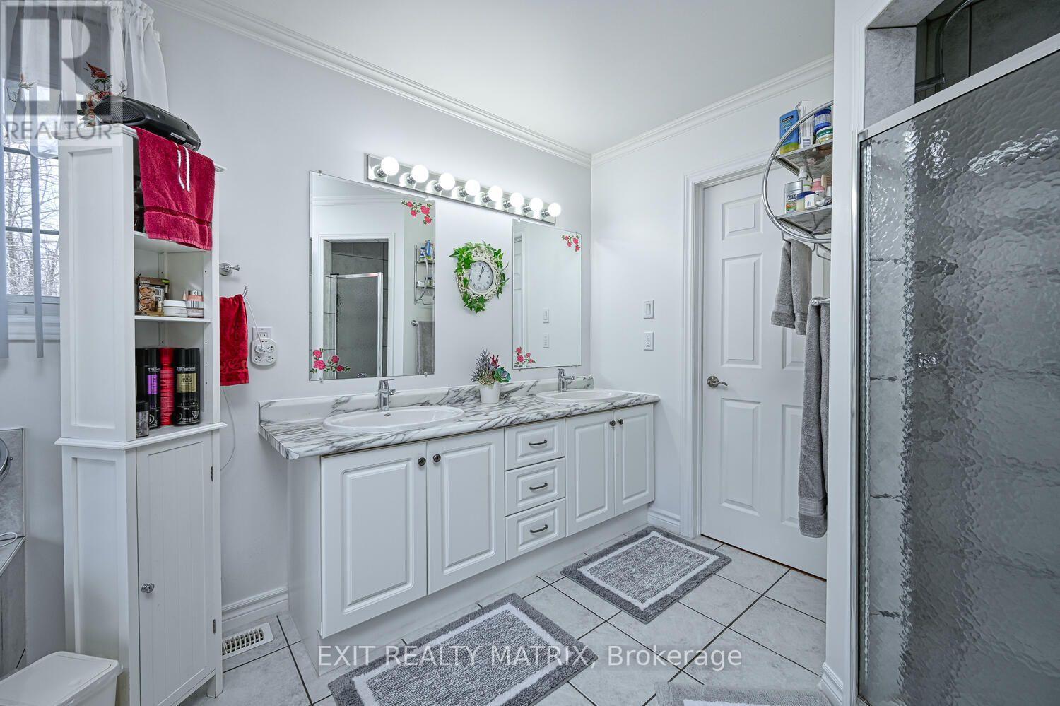 2573 MITCHELL STREET, Ottawa. Luxury613. By Peter Sagos - Image 17
