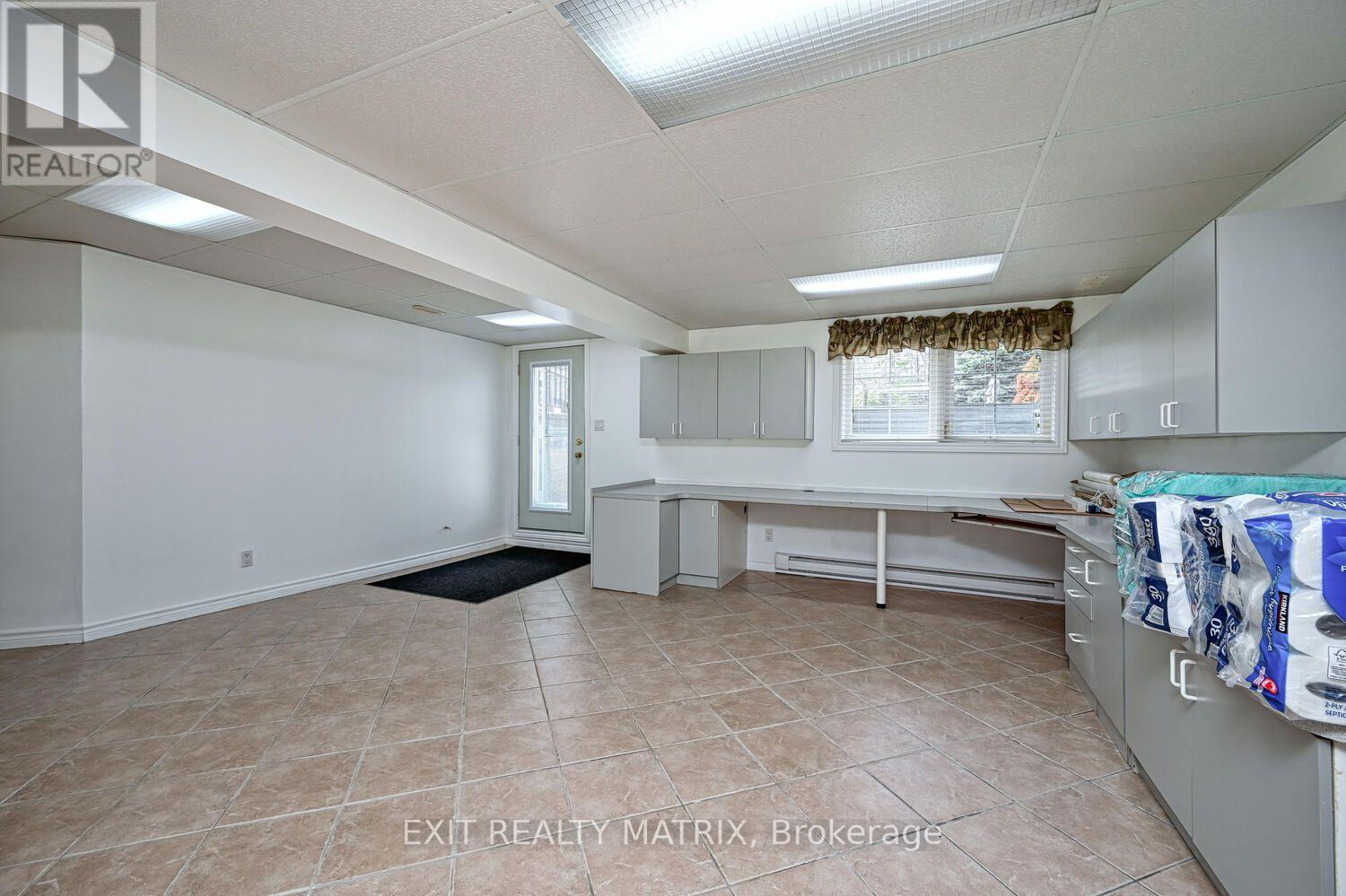 2573 MITCHELL STREET, Ottawa. Luxury613. By Peter Sagos - Image 25