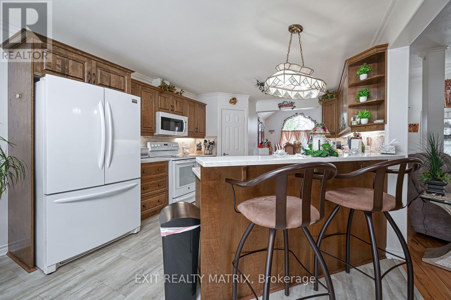 2573 MITCHELL STREET, Ottawa. Luxury613. By Peter Sagos - Image 6