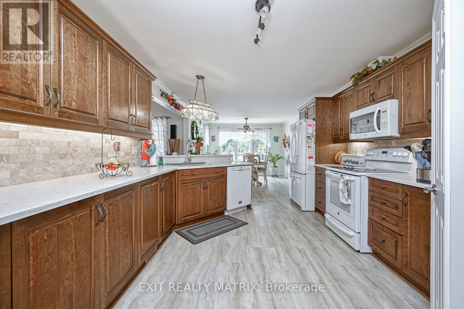 2573 MITCHELL STREET, Ottawa. Luxury613. By Peter Sagos - Image 8