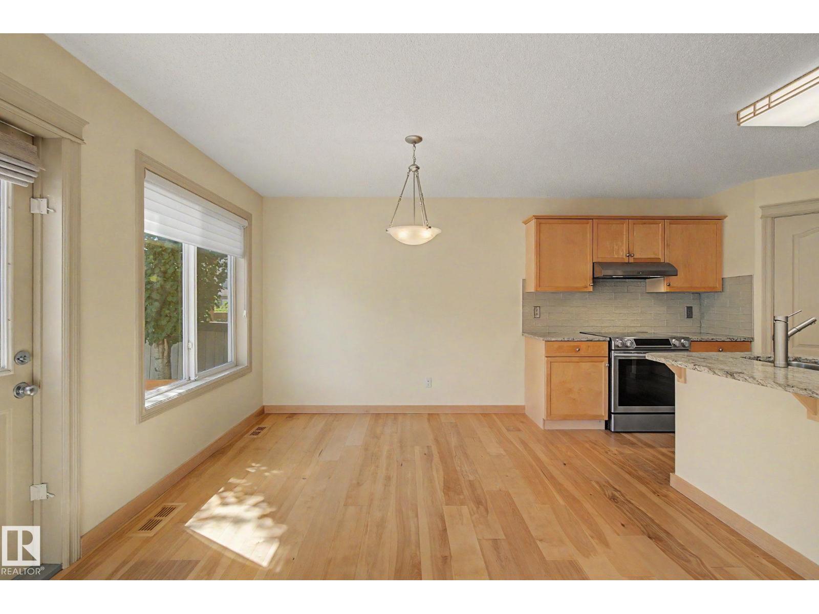 8311 11 AV SW - 15