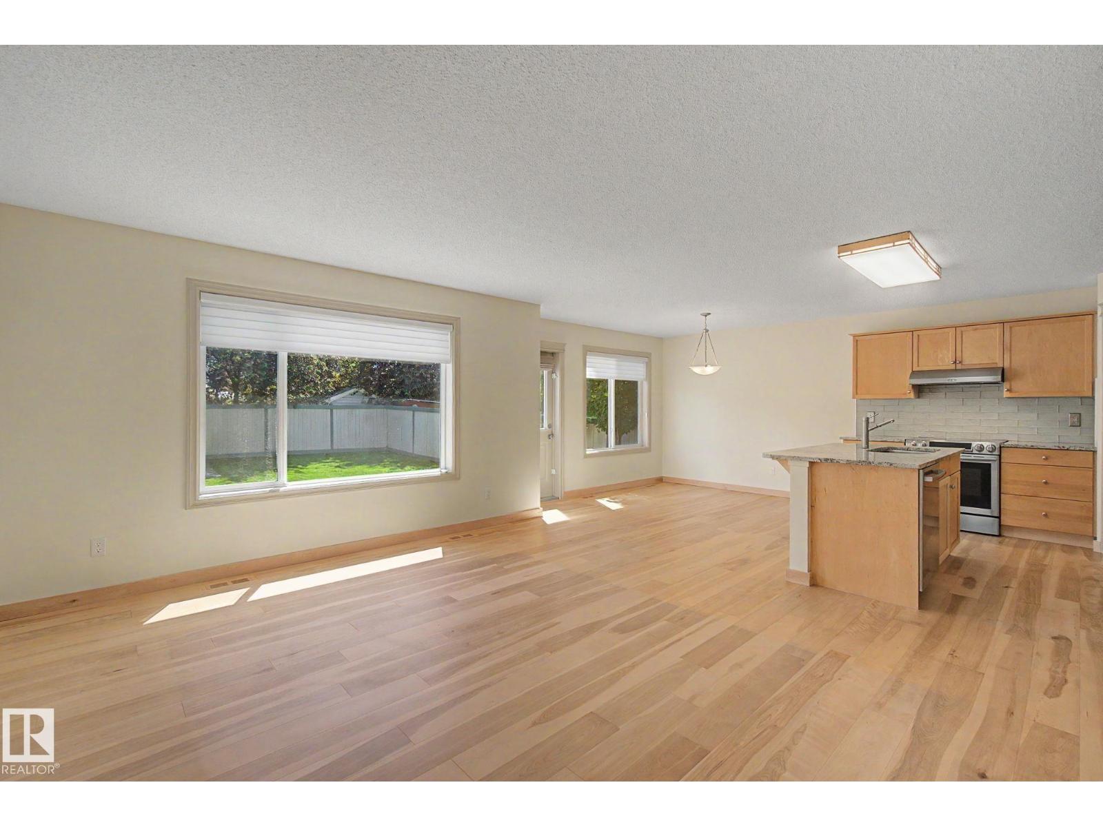 8311 11 AV SW - 13