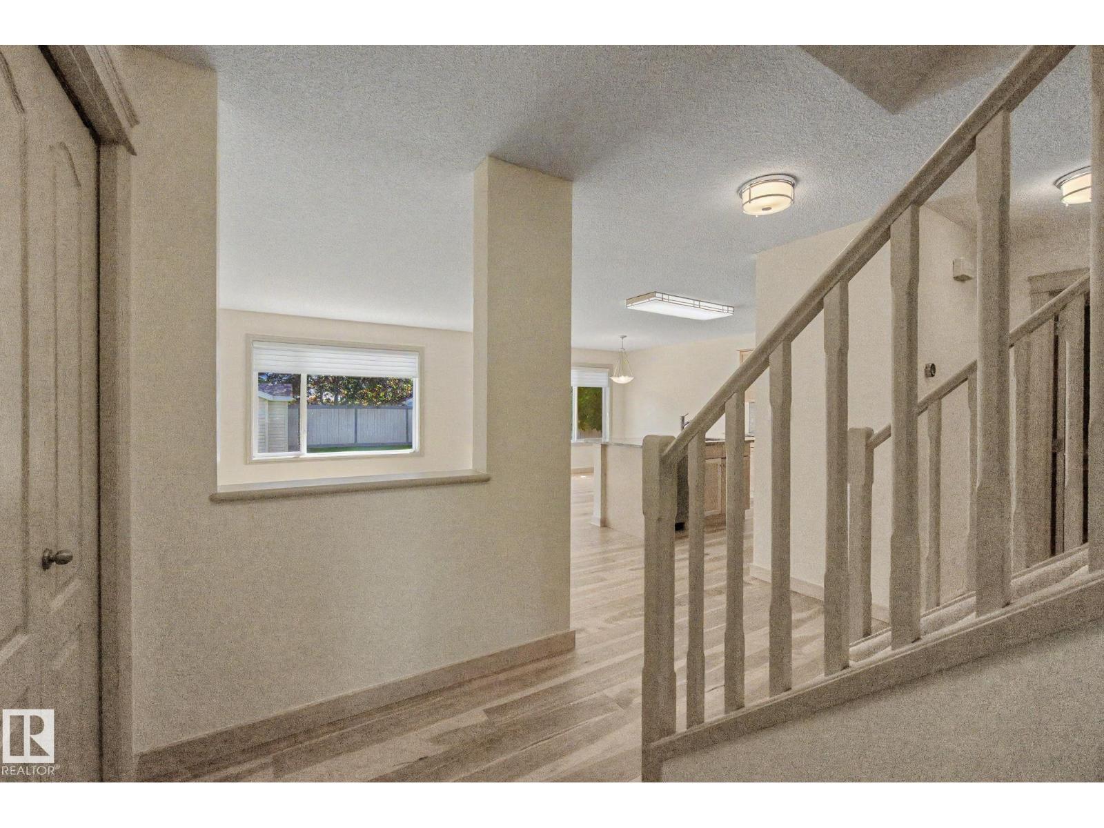8311 11 AV SW - 10