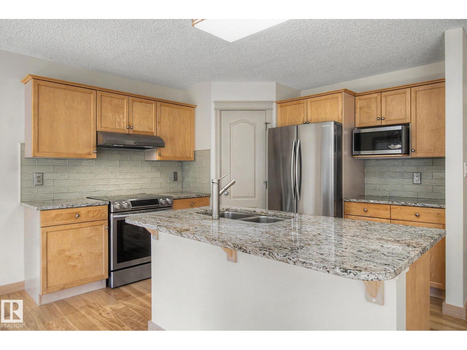 8311 11 AV SW - 18