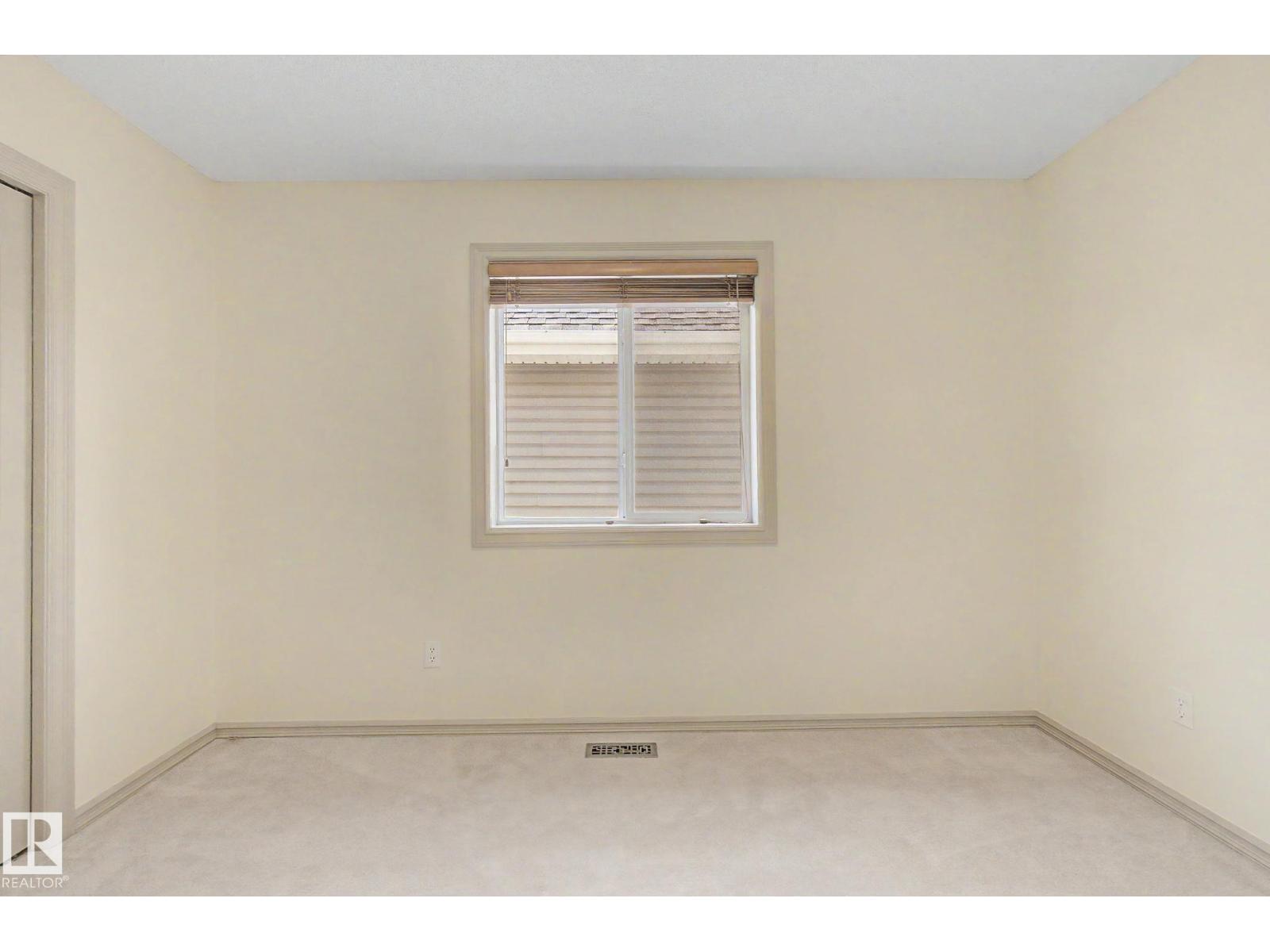 8311 11 AV SW - 28