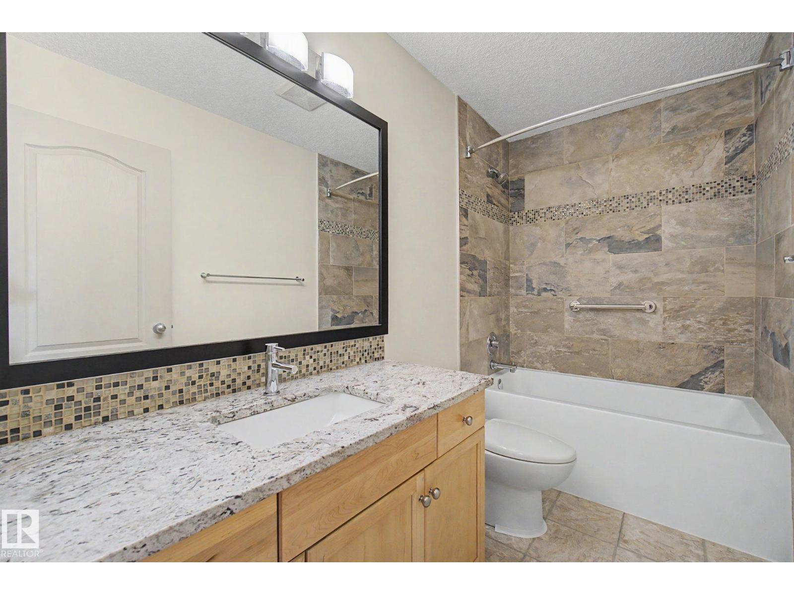 8311 11 AV SW - 31