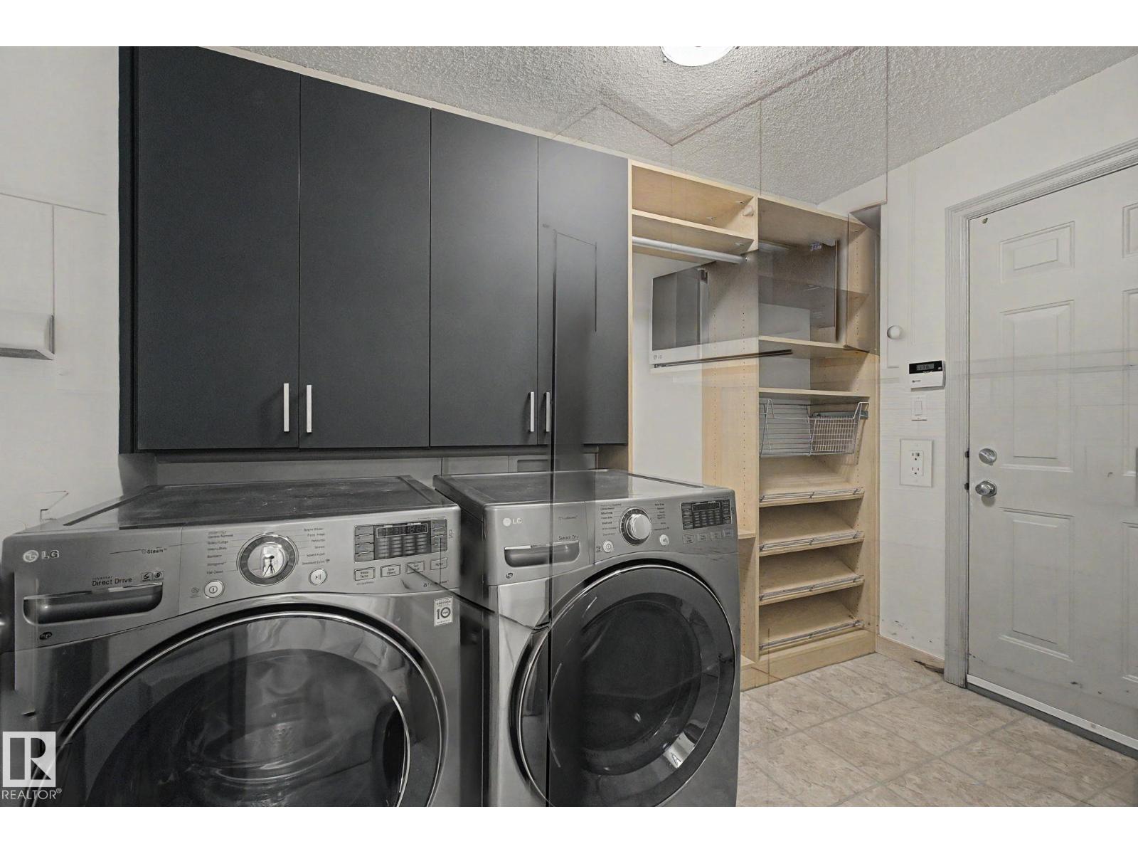 8311 11 AV SW - 23