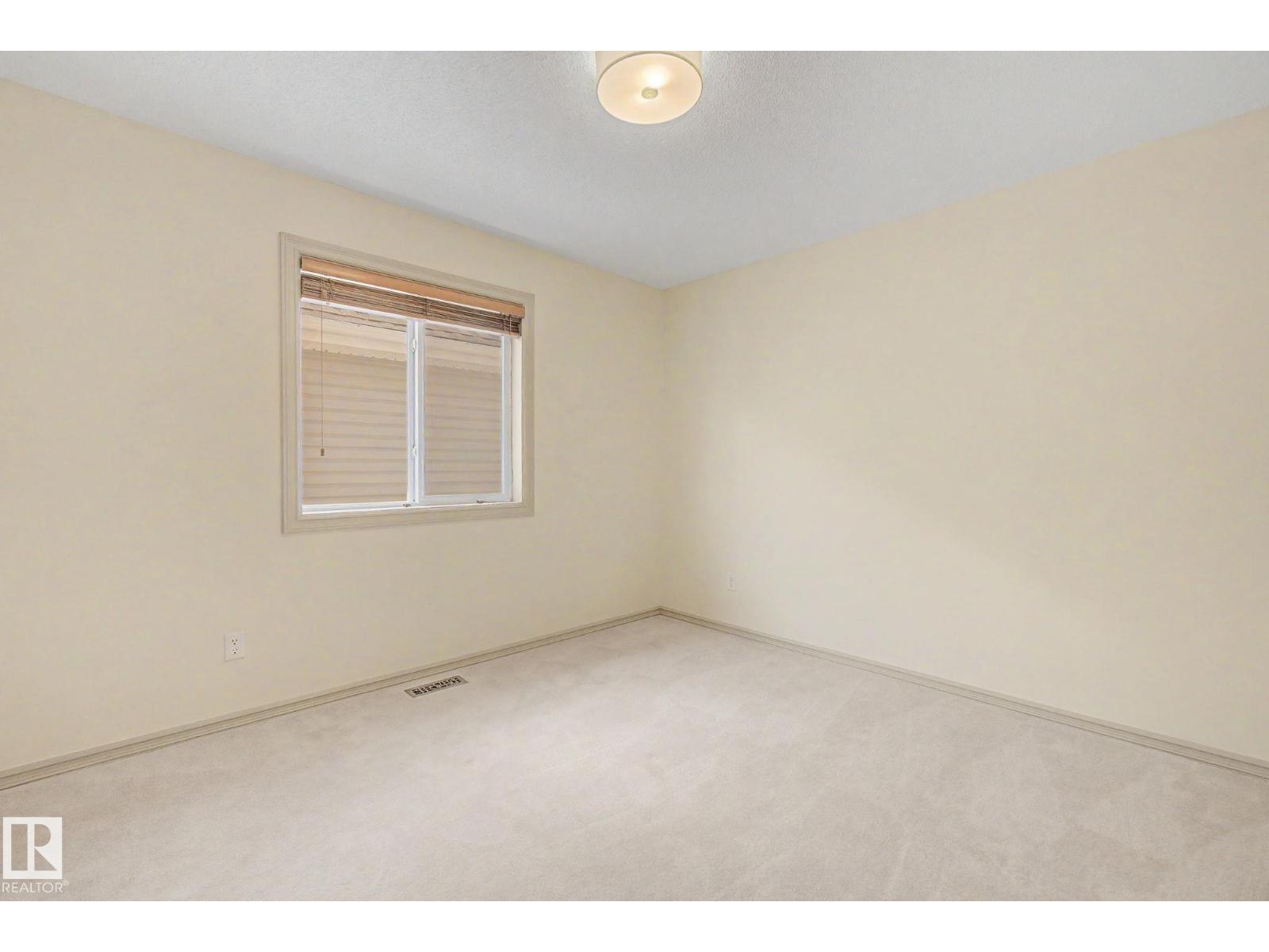8311 11 AV SW - 27