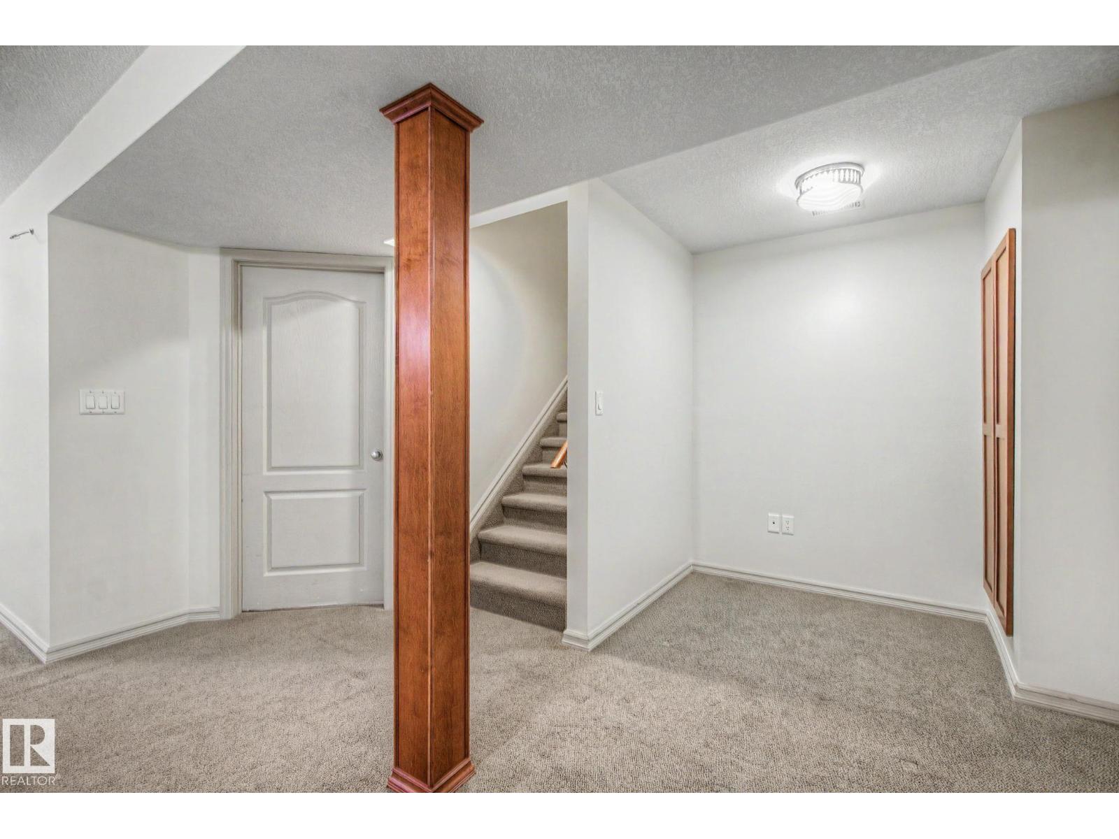 8311 11 AV SW - 41
