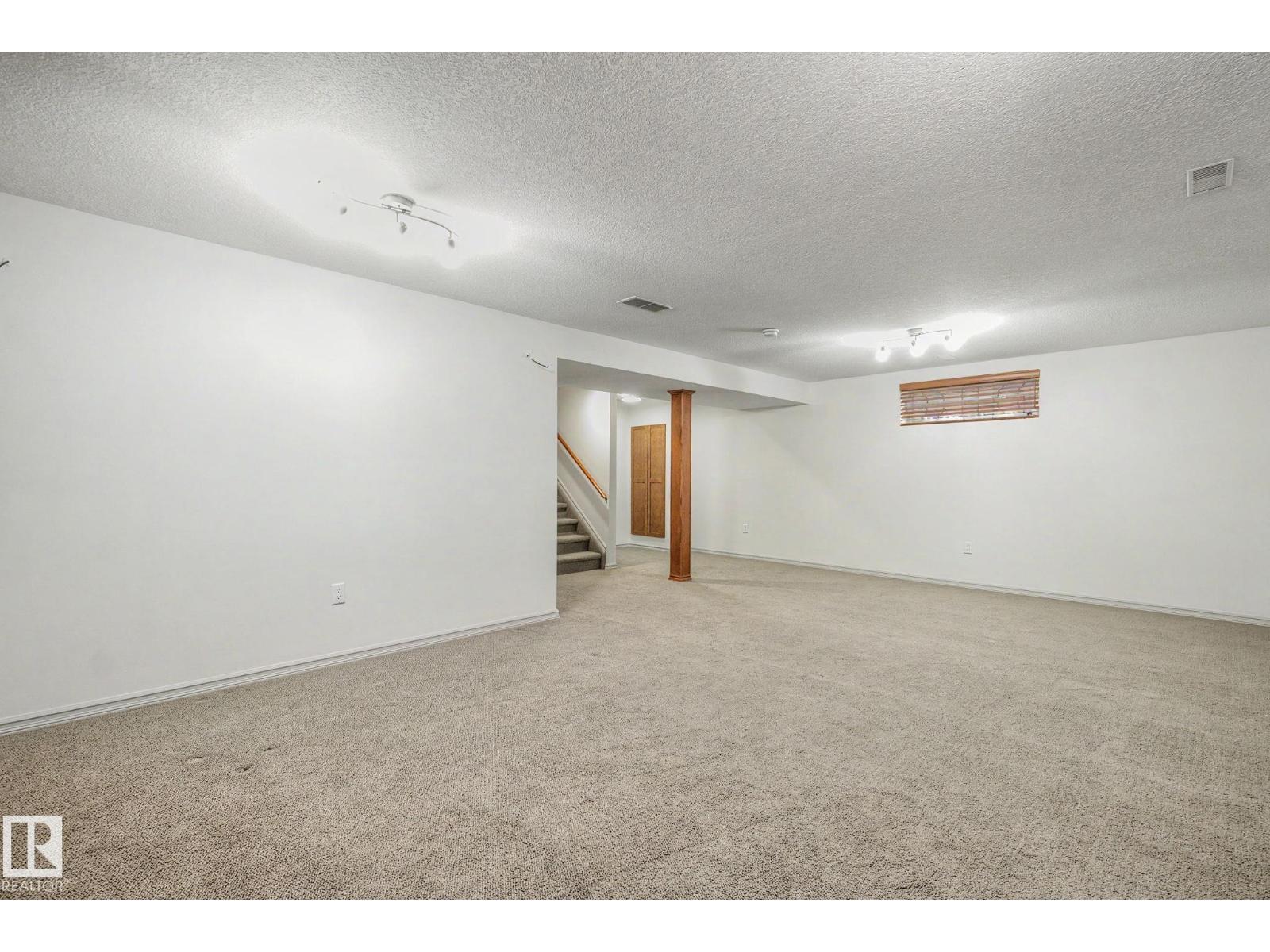 8311 11 AV SW - 38