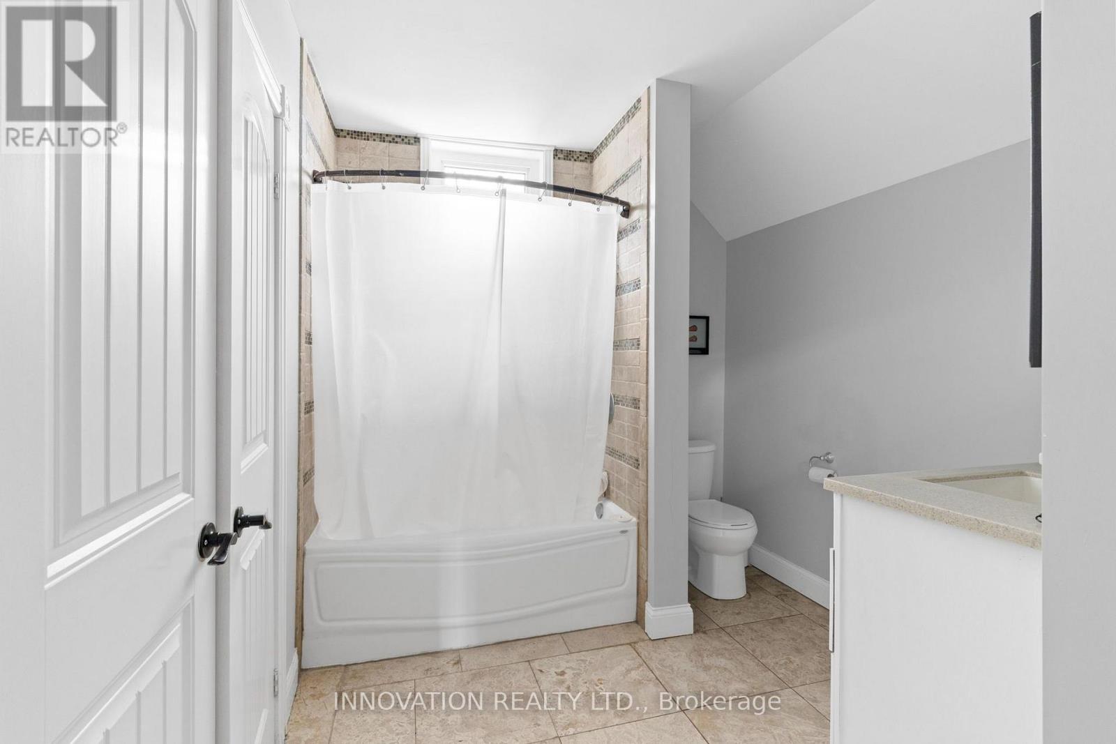 #2 – 348 DONALD B. MUNRO DRIVE, Ottawa. Luxury613. By Peter Sagos - Image 15