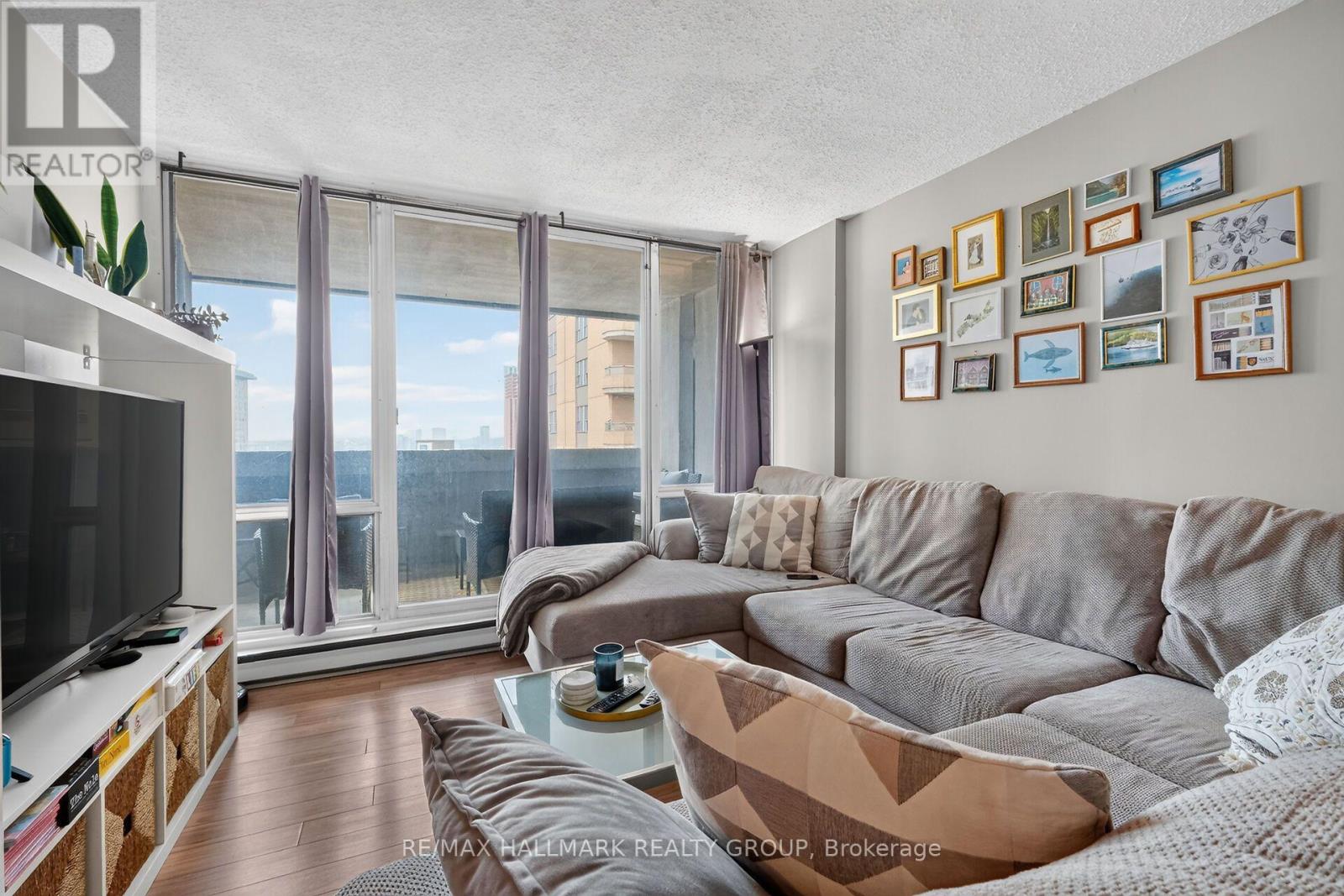 1907 – 530 LAURIER AVENUE, Ottawa. Luxury613. By Peter Sagos - Image 9