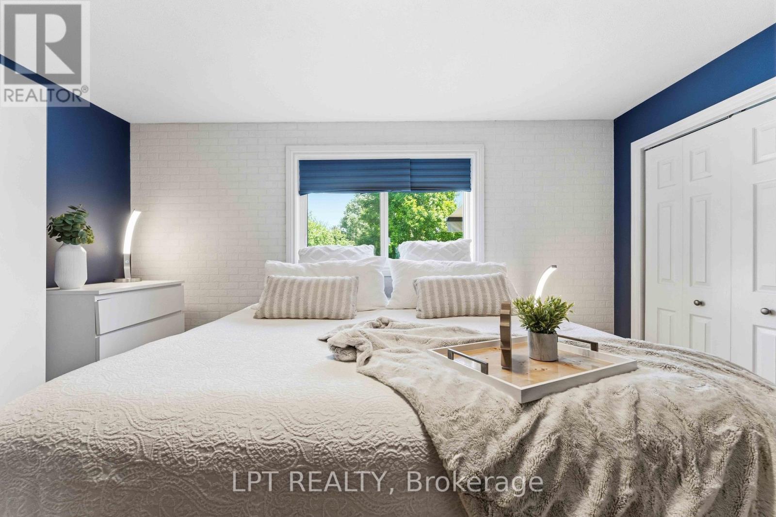 34 FRINGEWOOD DRIVE - 13