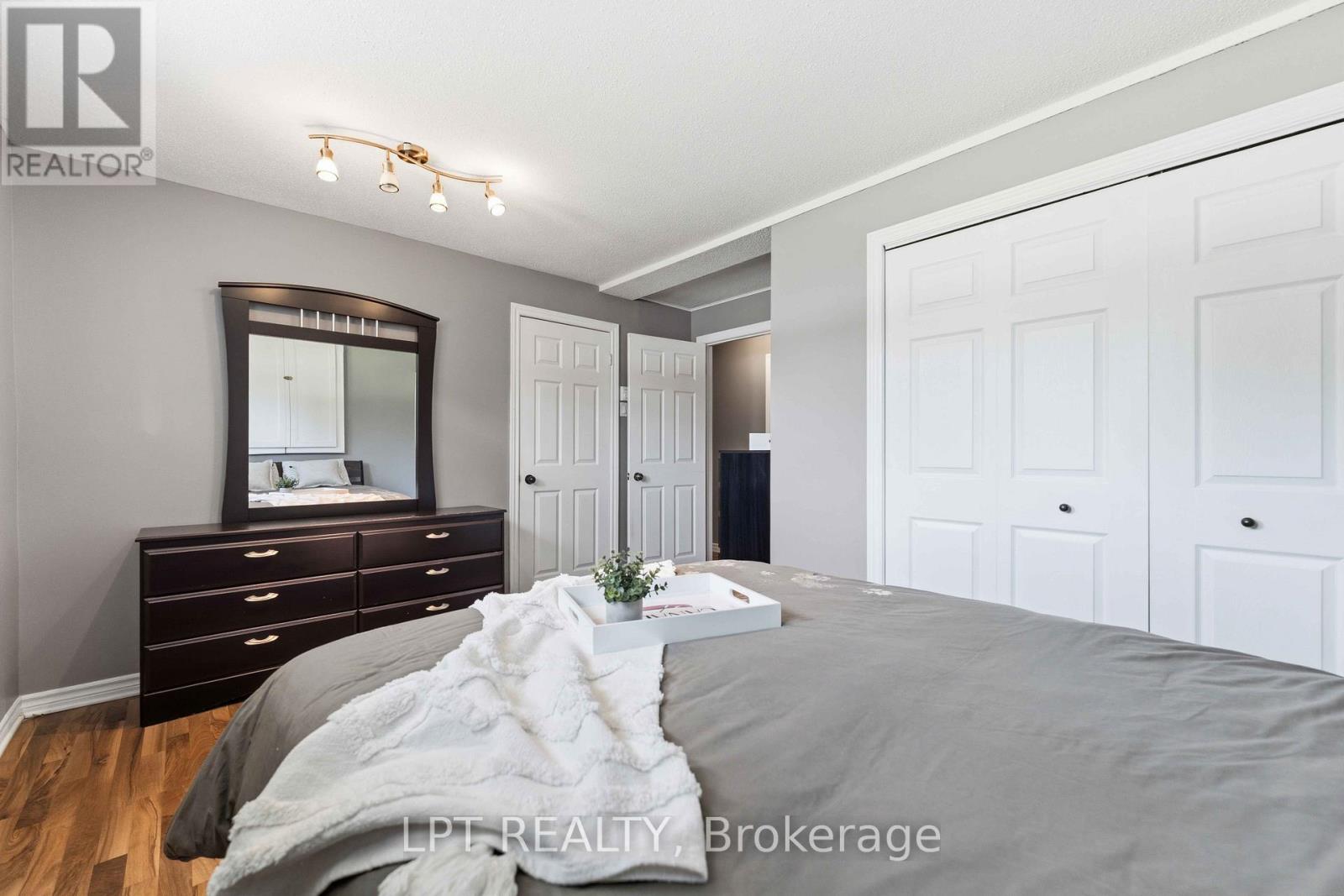 34 FRINGEWOOD DRIVE - 25