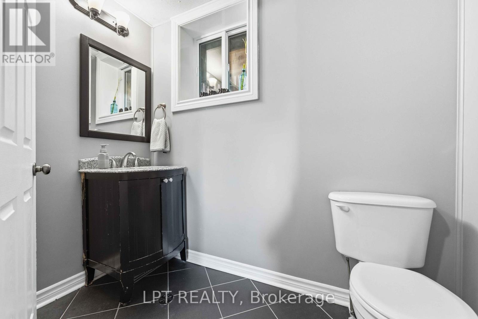 34 FRINGEWOOD DRIVE - 26