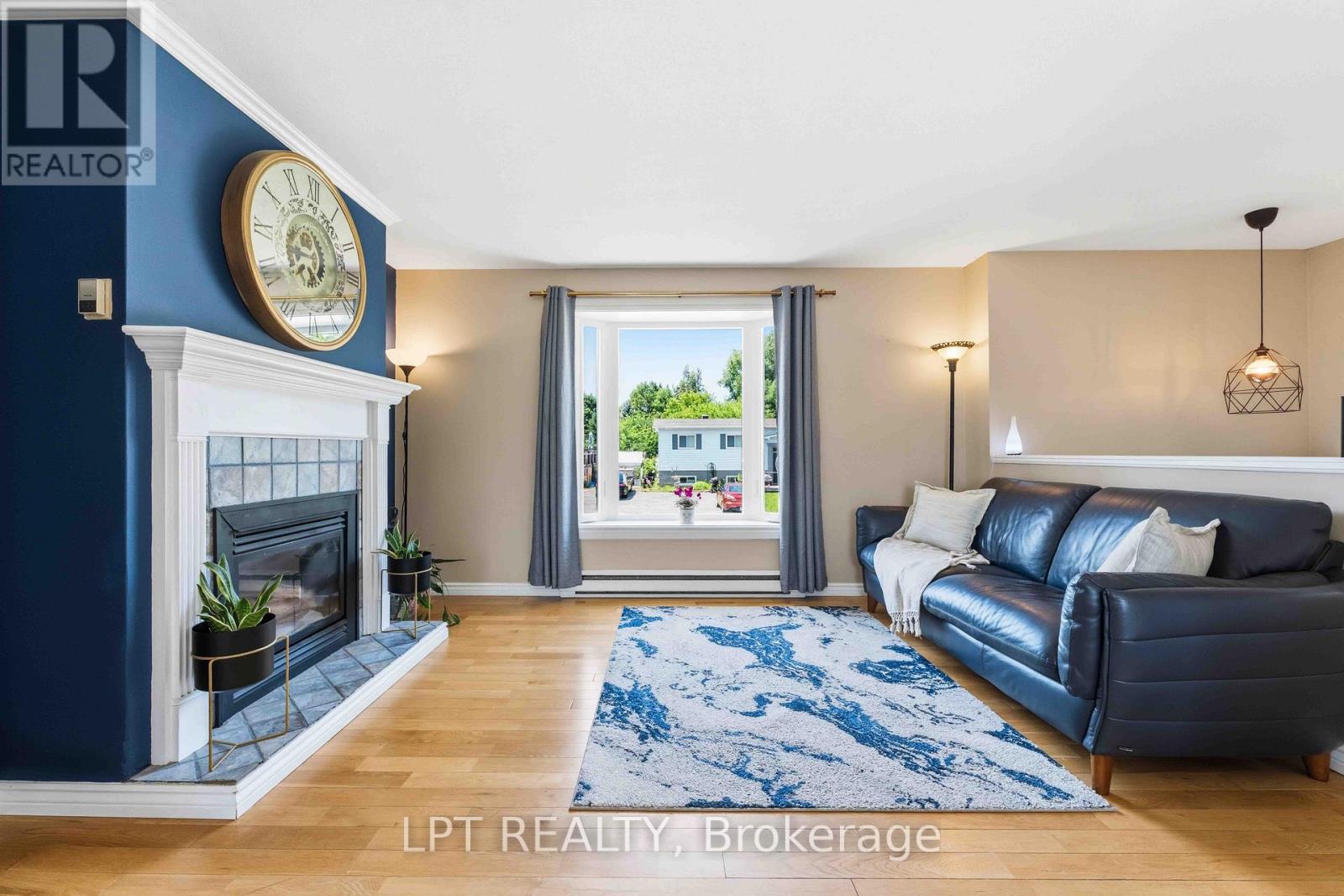 34 FRINGEWOOD DRIVE - 7