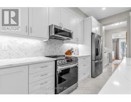 Laundry room - 12 Hearthwood Gate, Whitchurch Stouffville, ON L4A4X1 Photo 9