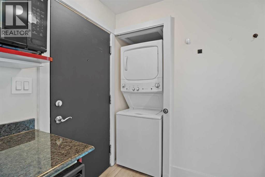 #403 706 15 Avenue SW - 24